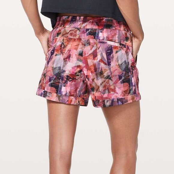 Lululemon Spring Break Away Short *4-way Stretch 3" - 6 Sun Dazed Multi Pink - Picture 2 of 6
